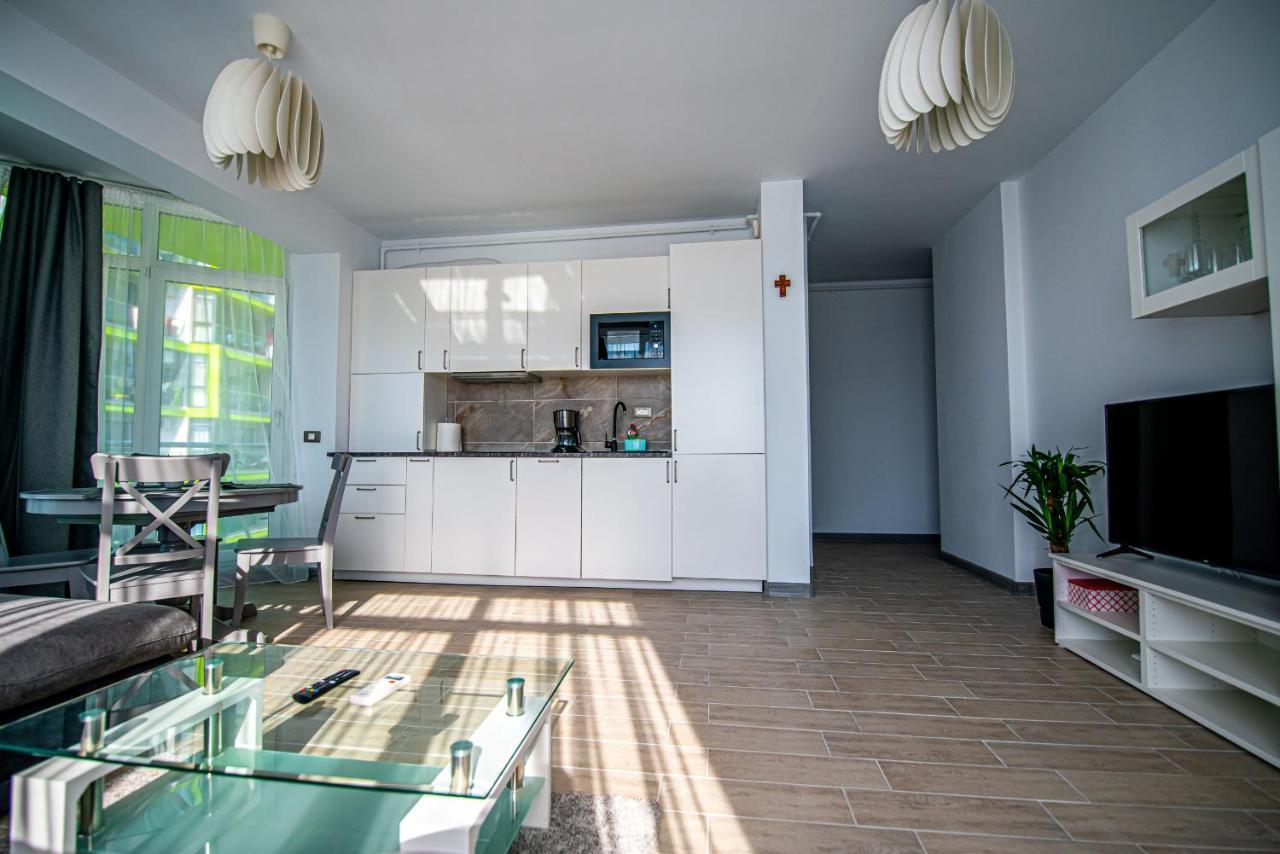Apartment Katrina - Alezzi Beach - Sea View Năvodari Exteriér fotografie
